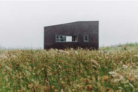 This Builder Is Making Tiny Homes With Hemp, Cork, and Wood. And They’ll Show You How to Do It