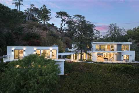 A Hollywood Hills Home Offers Glittering Views for $8.9M