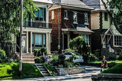 Detached Homes for Sale in Toronto