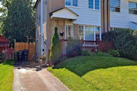 Semi-detached Homes for Sale in Toronto
