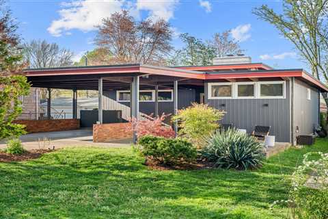 Blink and You’ll Miss This $325K Midcentury Time Capsule in Louisville