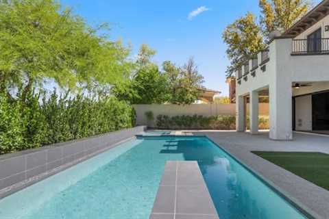 404 N Royal Ascot Drive Las Vegas, NV 89144