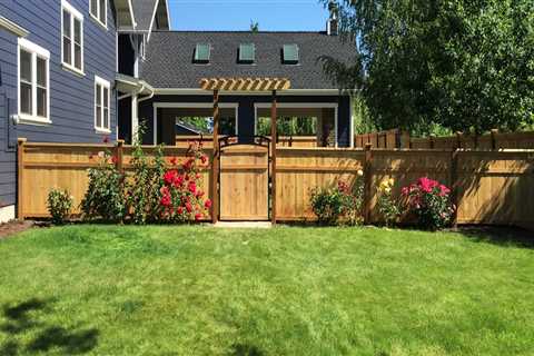 How Fence Builders In Oregon Can Help You Sell Your House Faster