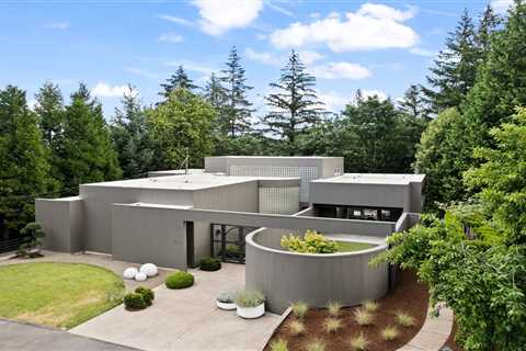 In Portland, an ’80s Residence Reborn Hits the Market for $1.8M