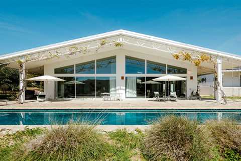Overlooking Topanga Canyon, This $3M Barbara Bestor Home Just Listed for the First Time